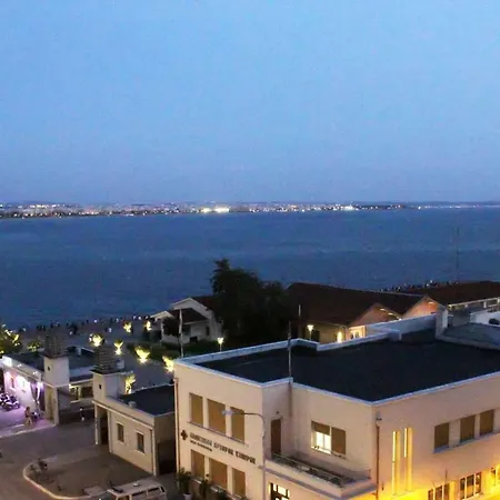 Waterfront Luxury Sea View