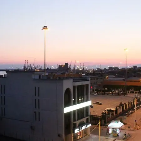 Waterfront Luxury Sea View 公寓 *