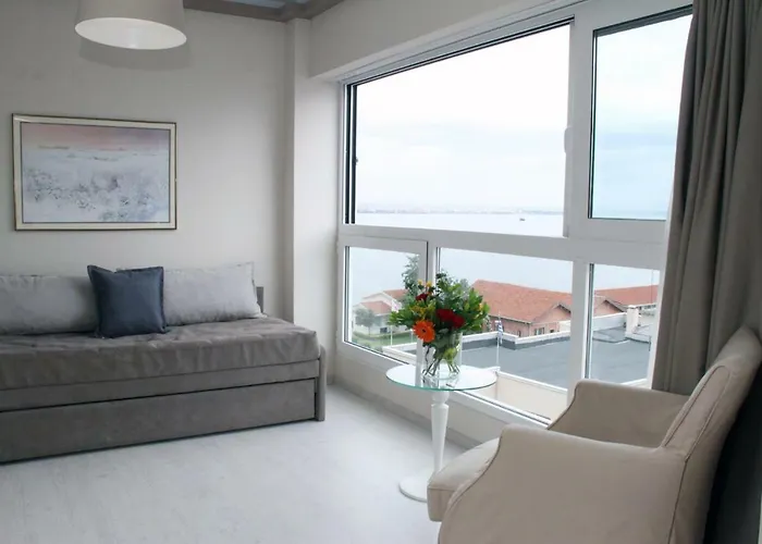 Waterfront Luxury Sea View *