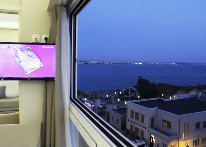 Waterfront Luxury Sea View סלוניקי