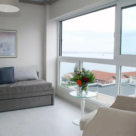 Waterfront Luxury Sea View *